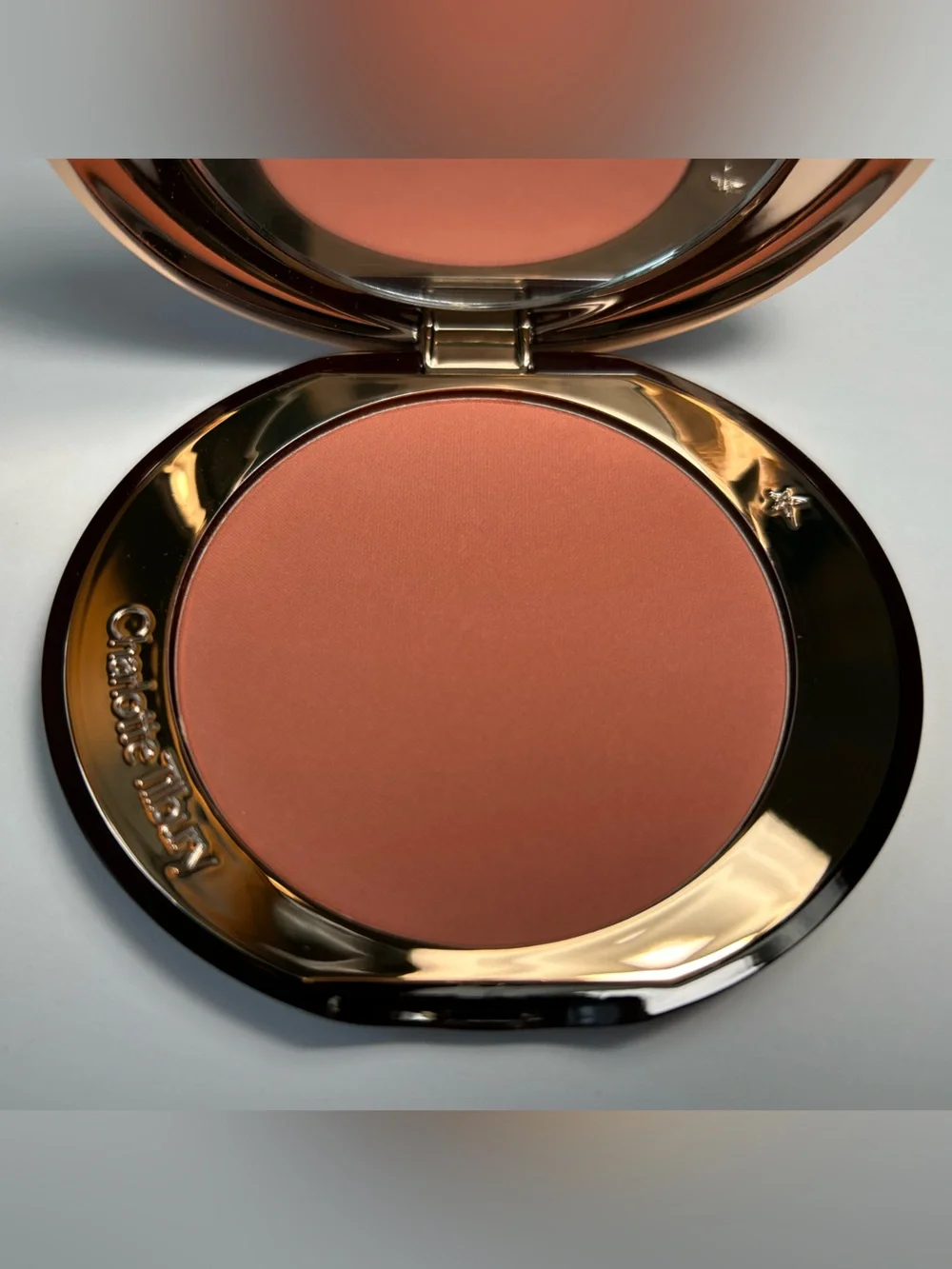Charlotte Tilbury •brand new